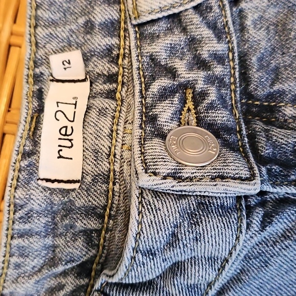 2/$15 Rue21 Sun and Floral  Jeans - Picture 6 of 7